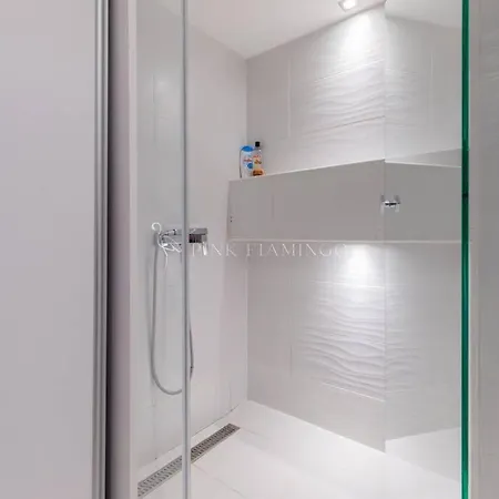 Minimal Loft - Pink Flamingo *