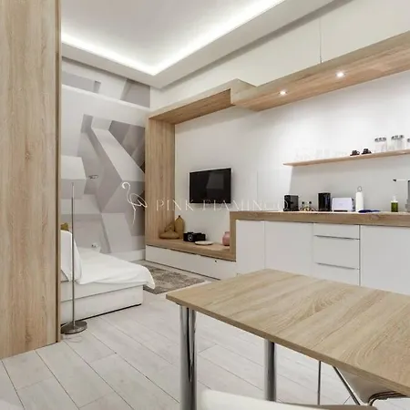 Apartment Minimal Loft - Pink Flamingo