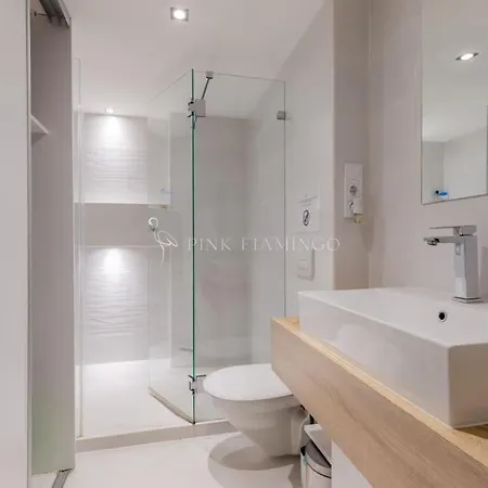 Apartman Minimal Loft - Pink Flamingo *
